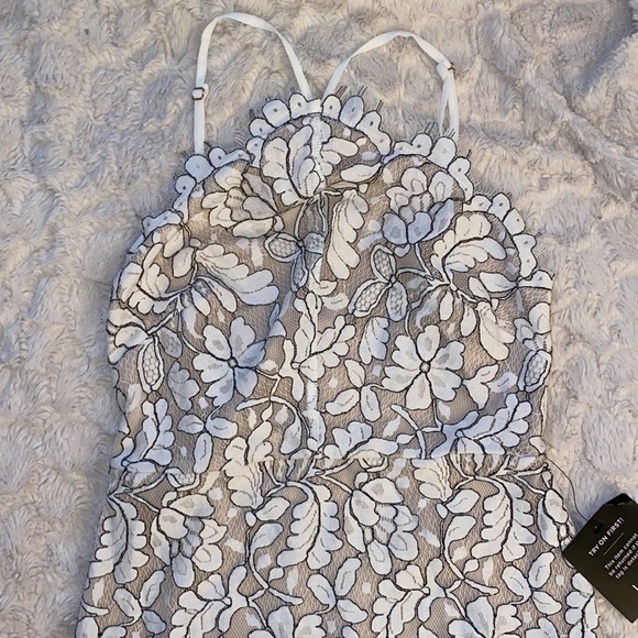 Lulus lace dress NWT - Picture 2 of 6